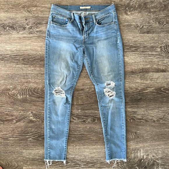 Levi’s Jeans - Picture 1 of 2